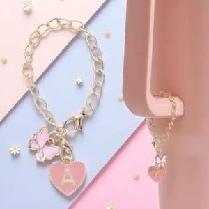 Pingente de copo com etiqueta de coração rosa – Acessório inicial personalizado para alças de copo, decoração de nome fofo para presente para ela, chaveiro personalizado para copos