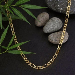 14k Yellow Gold Solid Figaro Chain Necklace - 280 mm Width Elegant Jewelry for Everyday Wear