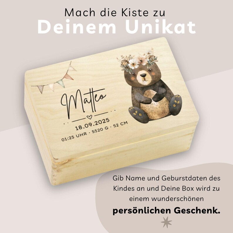May include: A light-colored wooden box with a watercolor illustration of a bear wearing a floral crown. The box is personalized with the name "Matteo", birthdate, time, weight, and height (52 cm). Decorative bunting is on the left.