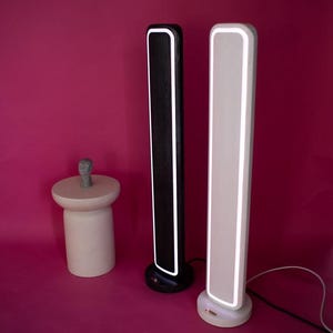 Nowoczesna lampka nocna RGB, lampa narożna podłogowa, lampa LED zmieniająca kolor, wysoka lampa stojąca z naturalnego drewna, lampa minimalistyczna, prezent do pracy w domu