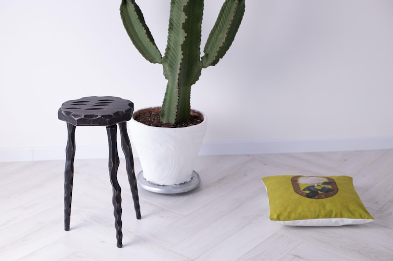 Wood Plant Stand Pedestal, Tripod Plant Stand, Indoor Plant Display