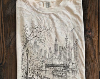 Chicago Riverwalk Vintage 90s Graphic T-Shirt, Retro Comfort Colors® Chicago River Skyline Sketch Tee, Illinois Travel Shirt, City Gift