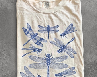 Vintage Dragonfly 90s Graphic T-Shirt, Retro Blue Dragonfly Illustration Tee for Nature Lovers, Y2K Unisex Shirt