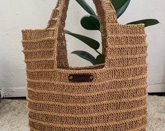 Chic Handmade Raffia Bag - Eco-Friendly Beach Tote