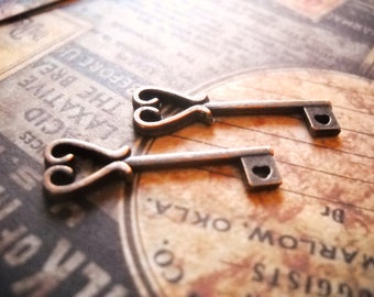 10pcs Key Charms Antique Copper Metal Vintage 26x11mm Jewellery Supplies B28015