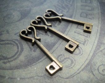 Heart Key Charms Antiqued Bronze Skeleton Keys Valentines Day Key Pendants Heart Keys BULK Skeleton Keys Wedding Keys Wholesale Keys 25pcs