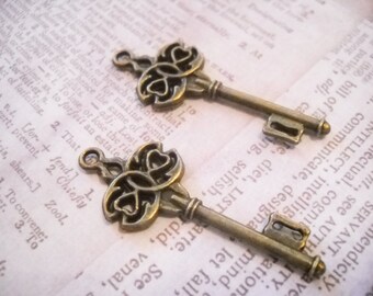 Bulk Skeleton Keys Key Pendants Antiqued Bronze Keys Bronze Charms Ornate Design 10 pieces 45mm Steampunk Key Escort Card Keys
