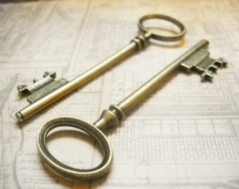 Big Key Large Skeleton Key Antiqued Bronze Key Pendant 80mm 3 inch Key Old Fashioned Key Large Key Steampunk Key Bronze Skeleton Key