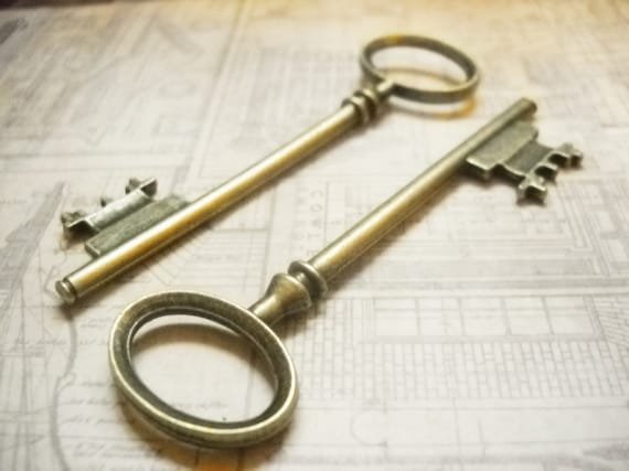 Large Key Pendant Skeleton Key Pendant Antiqued Bronze Big Skeleton Key 82mm