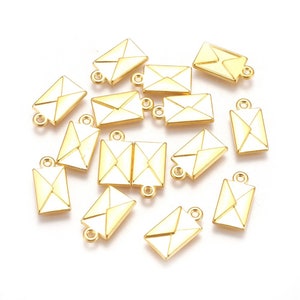 Dijes de sobre con letras de amor doradas brillantes, suministros para hacer joyas, 10 unidades