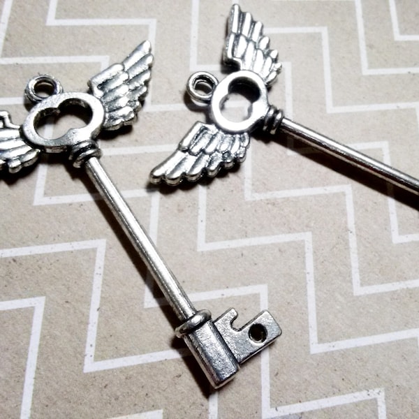 Skeleton Keys with Wings Antiqued Silver Flying Keys Unique Keys Wholesale 4 pieces 61mm Big Skeleton Keys Steampunk Keys