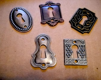 Keyholes Connectors Key Holes Skeleton Keyhole Steampunk Keyhole Pendants Lock Charms Escutcheon Assorted Pendants Silver Bronze Copper PRE