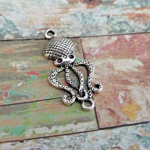 Connettore pendente a forma di polpo, ciondolo a forma di polpo, ciondolo a forma di polpo in stile steampunk, ciondolo a forma di polpo in argento anticato, ciondolo a forma di calamaro