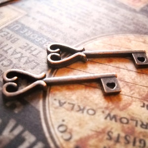 Heart Keys Antiqued Copper Skeleton Key Pendants Copper Charms Key Charms Copper Heart Keys 25mm 50 Pieces BULK Skeleton Keys Wholesale