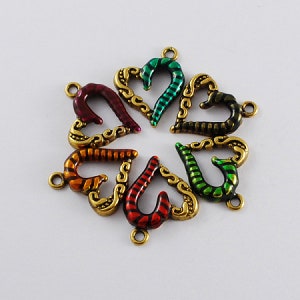Emaille-Herz-Charms Antikgold Herz-Anhänger Assorted Lot verzierte Herz 5 Stück 19 mm