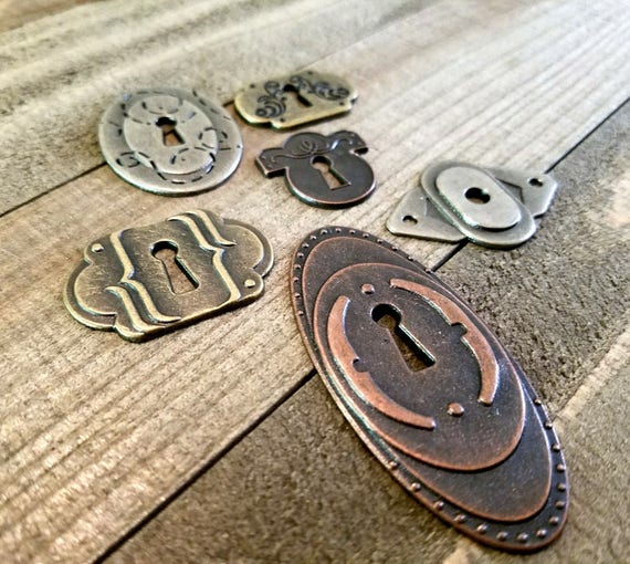 Keyhole Pendant Connector Key Hole Lock Escutcheon Antiqued Bronze Steampunk
