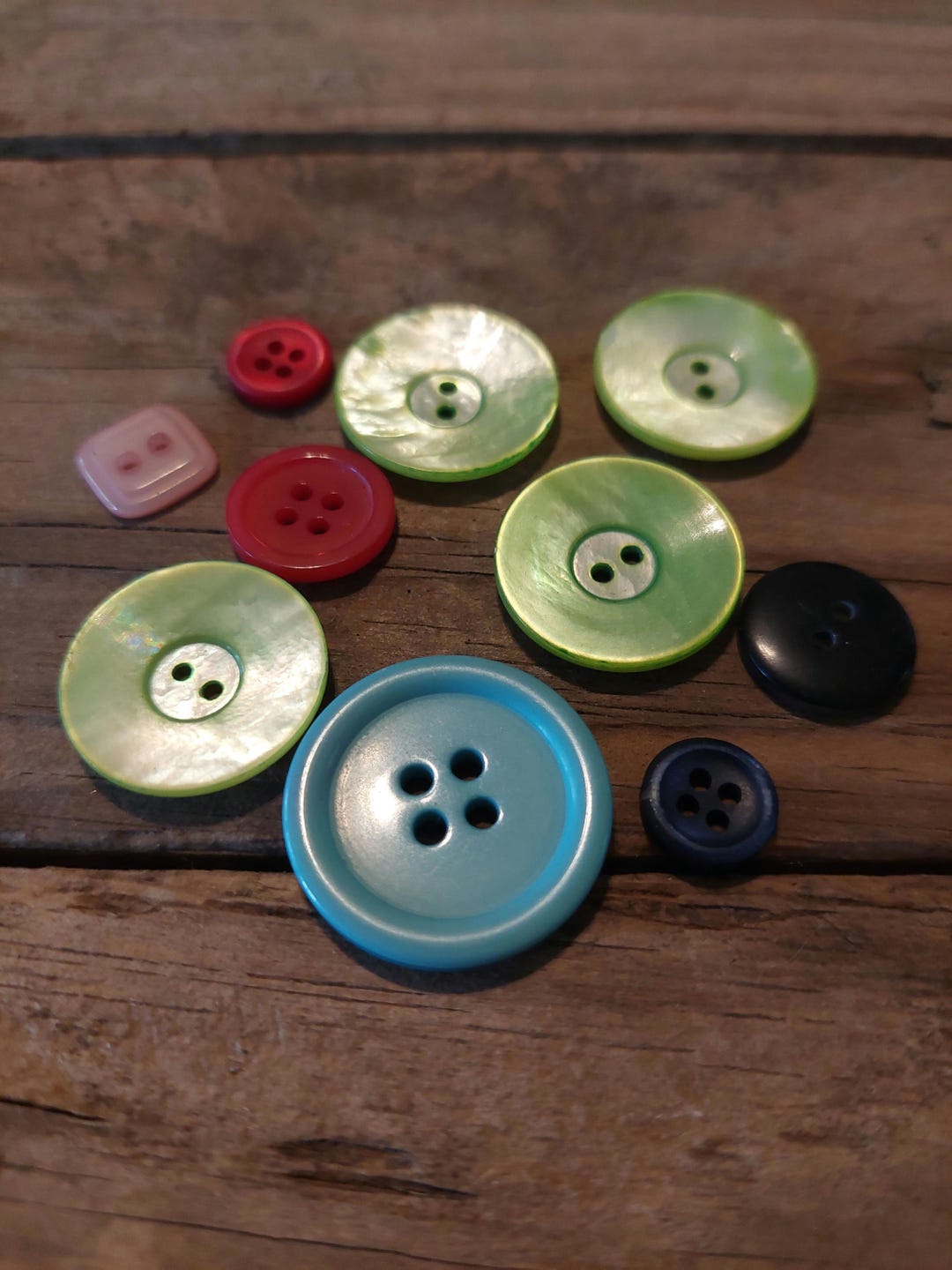 Vintage Buttons Set Assorted Buttons Red Buttons Vintage Sewing ...
