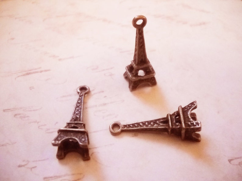Eiffel Tower Charms Pendants Antiqued Copper Charms 24mm 100 pieces Paris Charms France Charms BULK Charms Wholesale Europe Charms