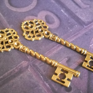Gold Skeleton Keys Key Pendants Antiqued Gold Pendants Gold Keys 68mm 2.67" Large Keys Weddings Keys 2 pieces