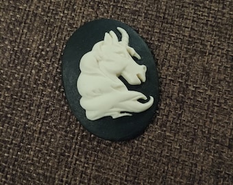 Unicorn Cameo Oval Cabochon 40x30 Fairy Tale Cabochon Unicorn Jewlery Cabochon Large Oval Flat back Resin Oval Black Unicorn Flat back