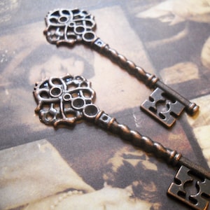 Skeleton Keys Antiqued Copper Keys Steampunk Key Pendants Key Charms Skeleton Key Charms 2.67&quot; 68mm 2 pieces