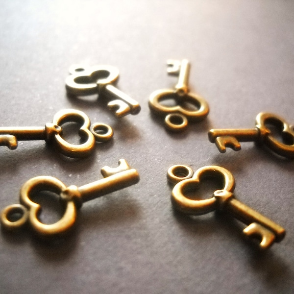 Key Charms Bulk Keys Skeleton Keys Steampunk Keys Bronze Key Charms Bronze Charms BULK Charms Wholesale Charms Tiny Key Charms 50