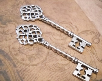 Bulk Skeleton Keys Antiqued Silver Skeleton Key Pendants 68mm 100pcs Wedding Keys Large Keys Big Keys PREORDER