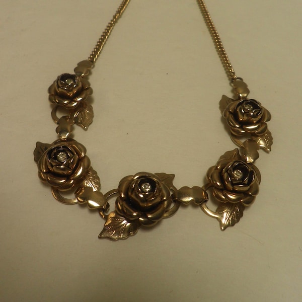 collier vintage roses en or avec centres de strass, chaîne, bijoux de succession