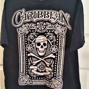 Men&#39;s Large black Cotton Skull & Cross-bones Vintage Tee, changes color in the Sun