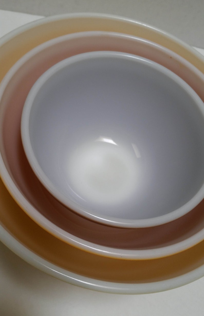 vintage Kitchen Ovenproof glass set of 3 Nesting PYREX Glass Bowls made in USA