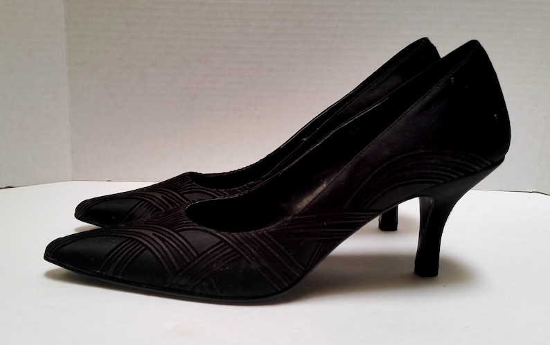 short pointy heels