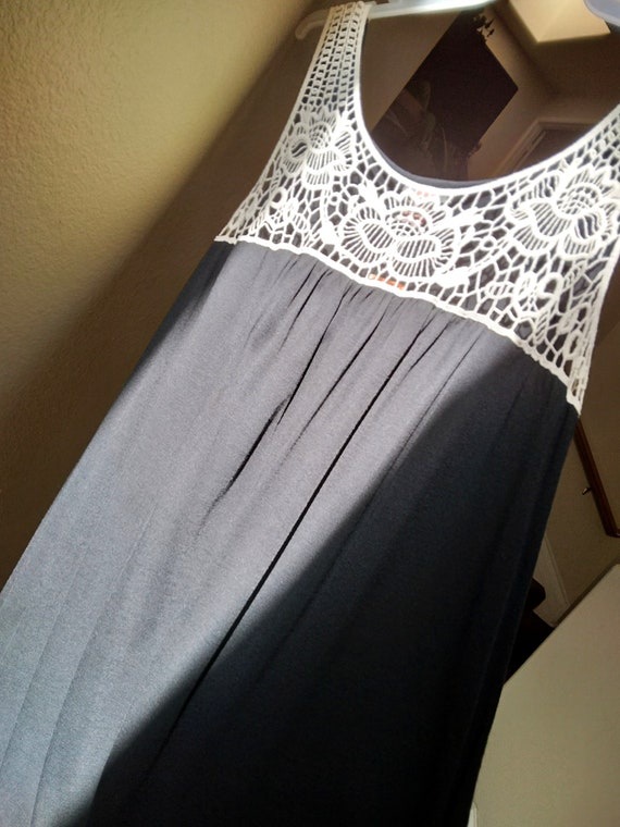 Black sleeveless Dress with ecru open lace yoke, … - image 4