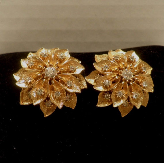 vintage clip-on Earrings,Gold Chrysanthemum with … - image 2