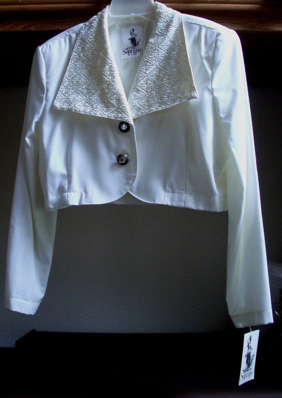 1980's cropped BOLERO Jacket, White and ivory, emb