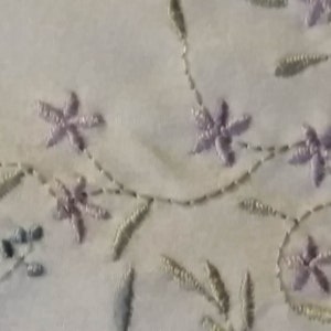Blusa de SEDA con bordado floral, vintage de principios de los años 90, talla 6