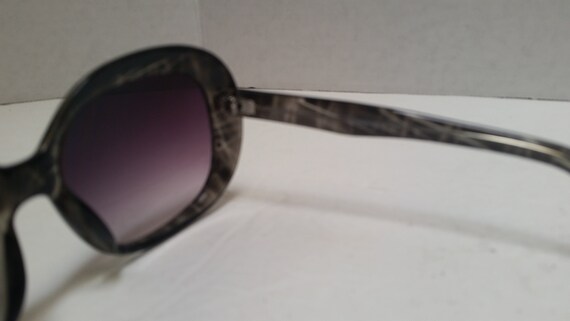 Large Frame Sunglasses with Gradient Violet Lens' - image 6