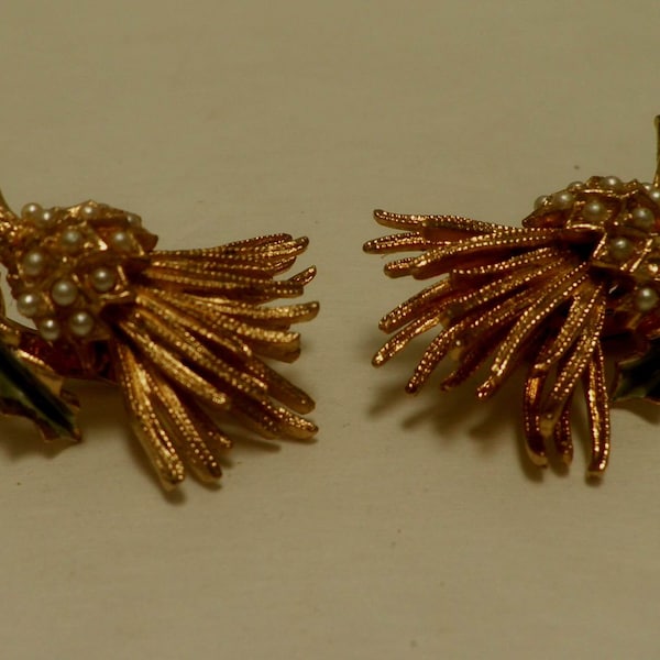 unusual 1950's CORO gold clip-on Earrings, Botanical design, tiny pearls