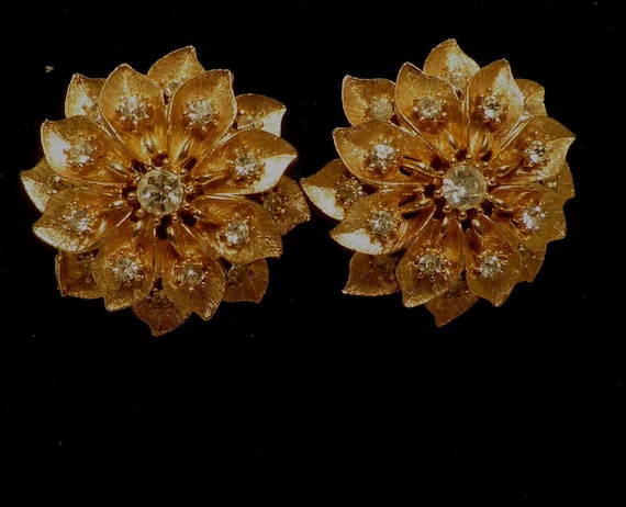 vintage clip-on Earrings,Gold Chrysanthemum with … - image 1