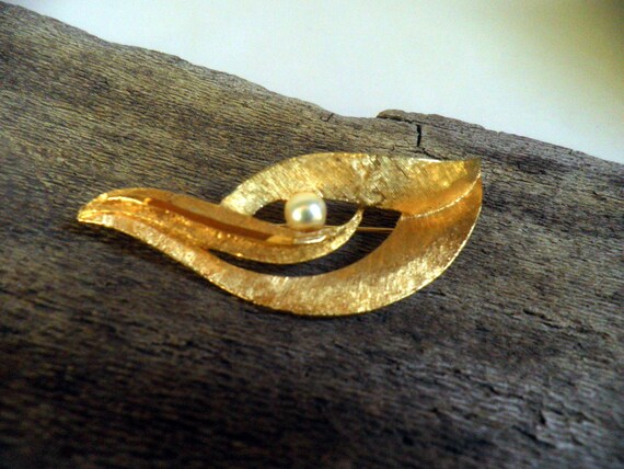 genuine Pearl and Gold Brooch/pin, marked B.S.K.,… - image 3