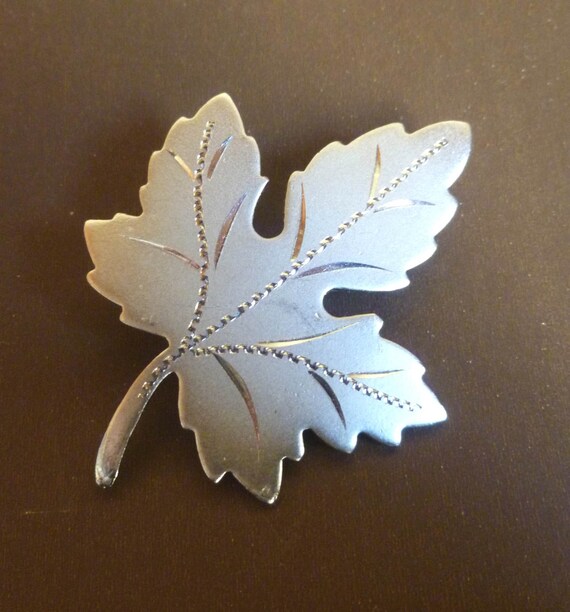 Silver Maple Leaf Brooch / Pin - image 4