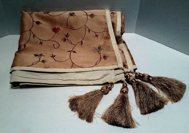 beautiful Embroidered Table Cover table cloth tasseled corners
