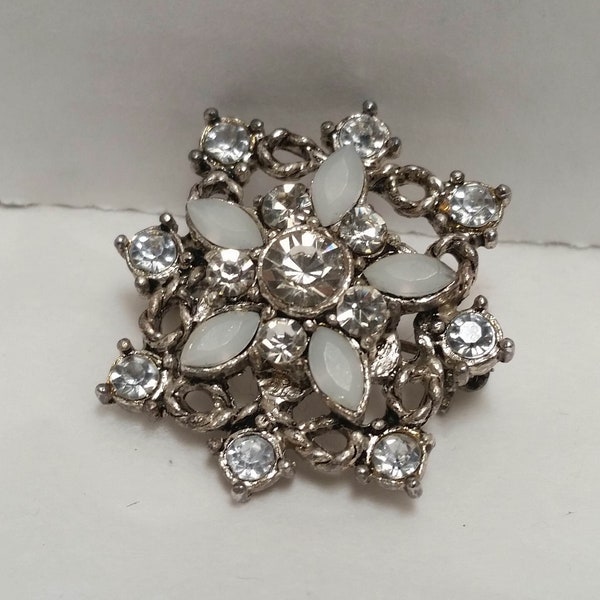 beautiful  Rhinstone Brooch / small pin, snowflake or star shape