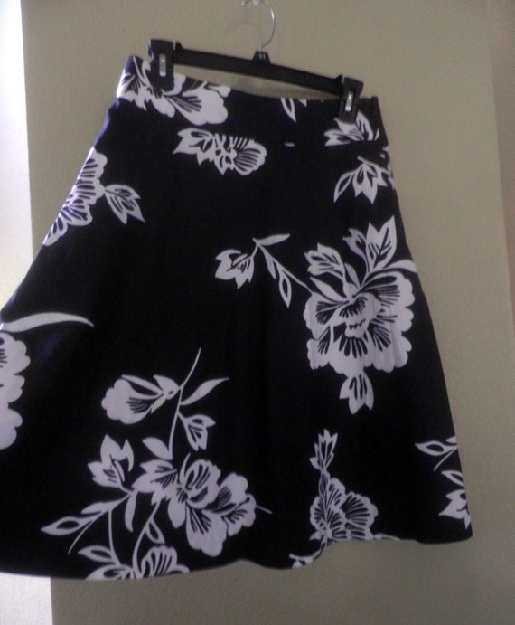 Floral Printed Black And White Floral Flare Skirt Black White Floral Skirt — MEL Dallas Lifestyle Geek Blogger main image 1