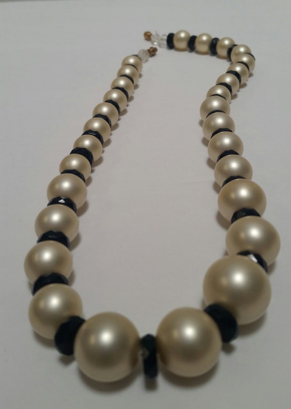 Pearl and black glass bead necklace, vintage 1990… - image 2