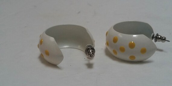 vintage 1980's earrings, white with yellow polka … - image 3