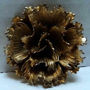 vintage LISNER Floral goldtone Brooch, mid century Jewelry
