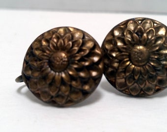 antique Brass Flower Screw-back earrings