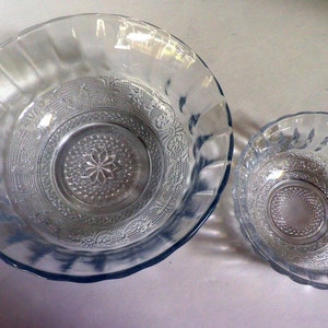 Juego de 2 cuencos de vidrio prensado estriado, vajilla vintage