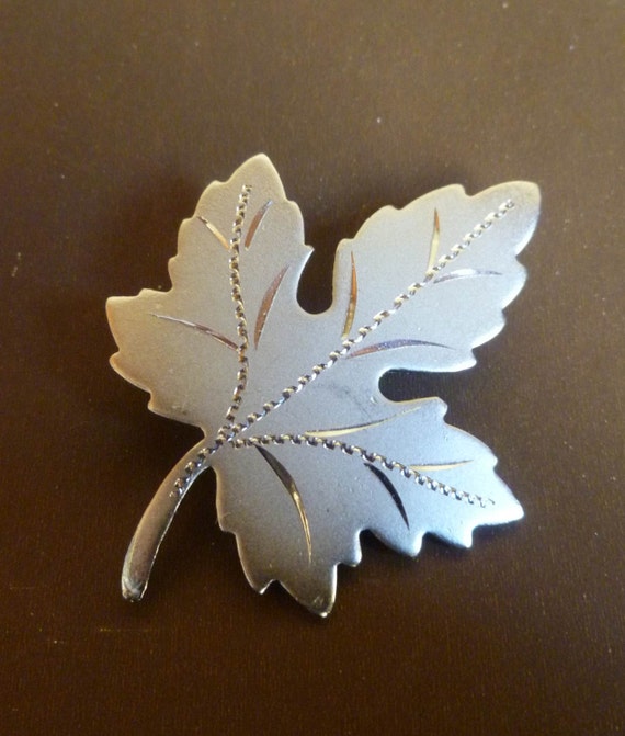 Silver Maple Leaf Brooch / Pin - image 1