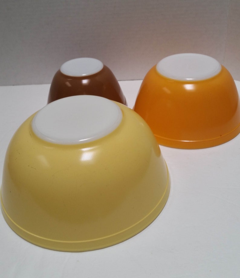 vintage Kitchen Ovenproof glass set of 3 Nesting PYREX Glass Bowls made in USA